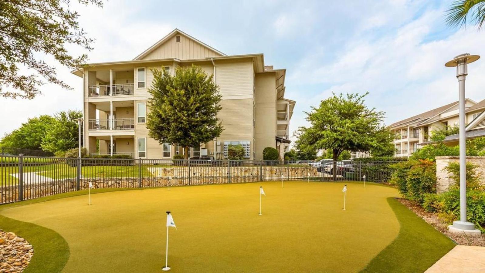 Landing At The Green At Plum Creek - 2 Bedrooms In Kyle Bagian luar foto